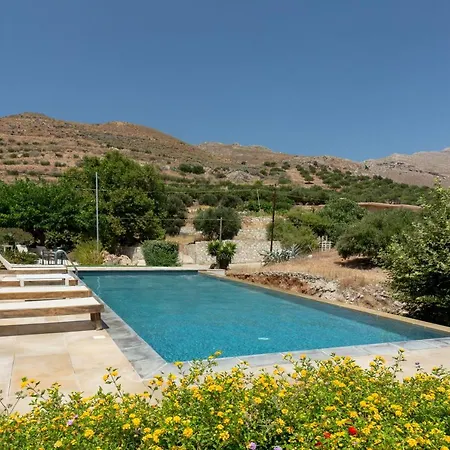 Agarathos Traditional Rooms - Pool - Kaliviani -On The Road To Balos * Kaliviani