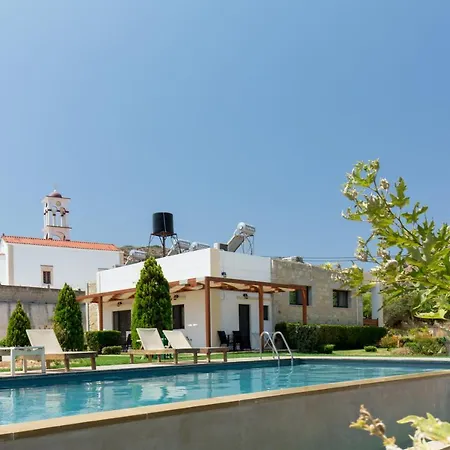 Apartment Agarathos Traditional Rooms - Pool - Kaliviani -On The Road To Balos *