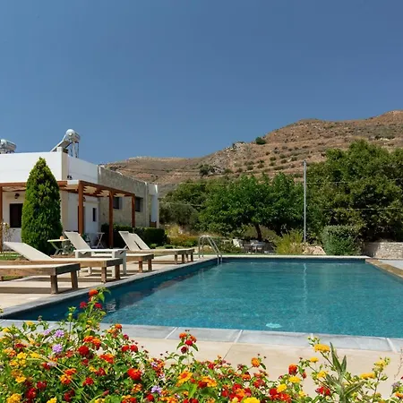 Apartment Agarathos Traditional Rooms - Pool - Kaliviani -On The Road To Balos