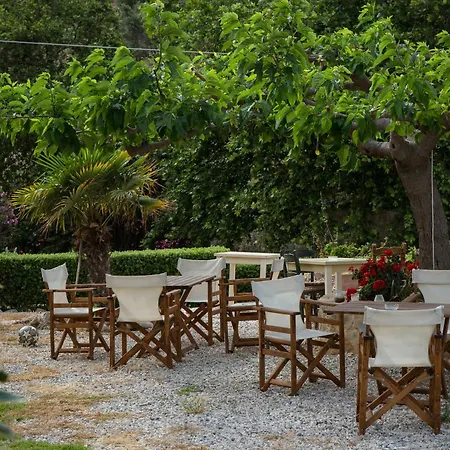 Apartment Agarathos Traditional Rooms - Pool - Kaliviani -On The Road To Balos