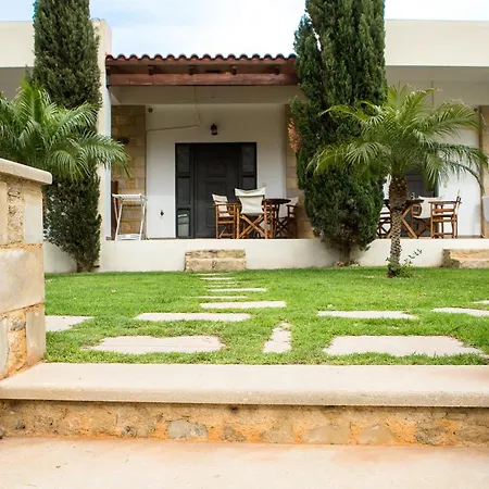 Agarathos Traditional Rooms - Pool - Kaliviani -On The Road To Balos Kaliviani