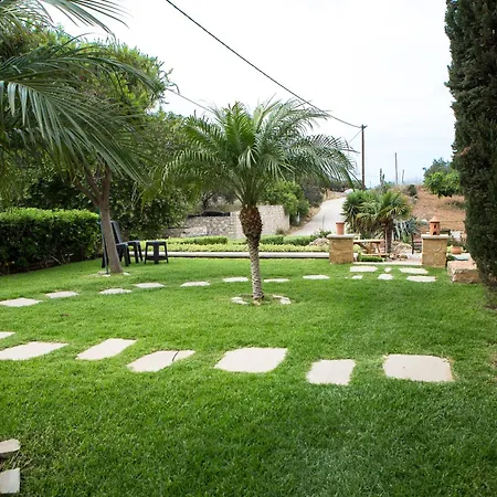 Apartment Agarathos Traditional Rooms - Pool - Kaliviani -On The Road To Balos *