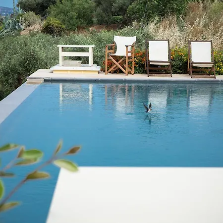 Apartment Agarathos Traditional Rooms - Pool - Kaliviani -On The Road To Balos *