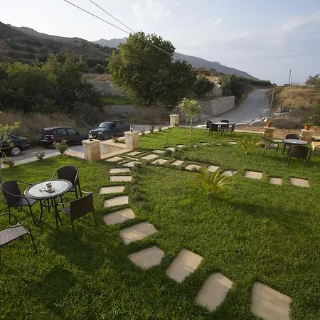 Agarathos Traditional Rooms - Pool - Kaliviani -On The Road To Balos *