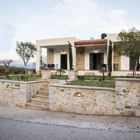 Apartment Agarathos Traditional Rooms - Pool - Kaliviani -On The Road To Balos *