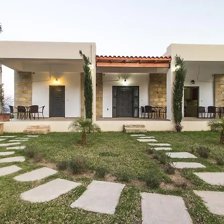 Agarathos Traditional Rooms - Pool - Kaliviani -On The Road To Balos *