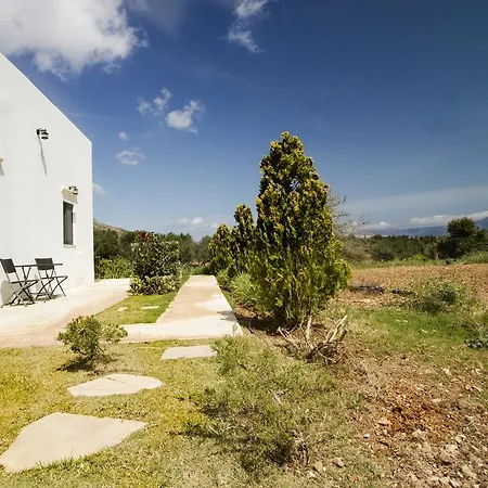 Agarathos Traditional Rooms - Pool - Kaliviani -On The Road To Balos Apartment *