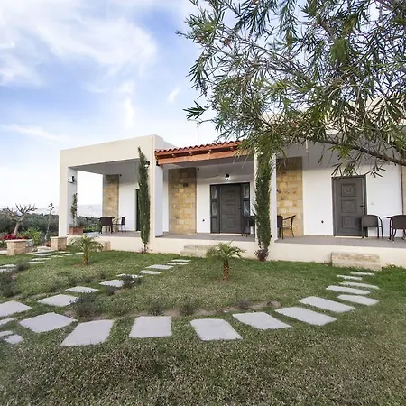 Apartment Agarathos Traditional Rooms - Pool - Kaliviani -On The Road To Balos