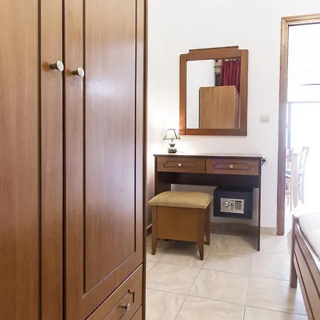 Agarathos Traditional Rooms - Pool - Kaliviani -On The Road To Balos *