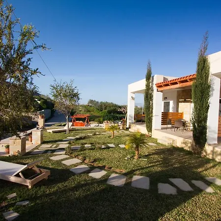 Agarathos Traditional Rooms - Pool - Kaliviani -On The Road To Balos