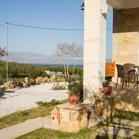 Apartment Agarathos Traditional Rooms - Pool - Kaliviani -On The Road To Balos Kaliviani