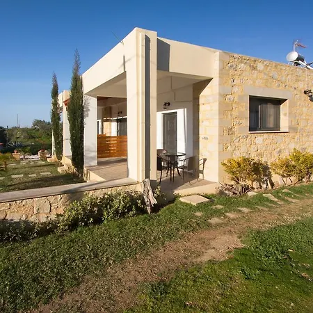 Apartment Agarathos Traditional Rooms - Pool - Kaliviani -On The Road To Balos *