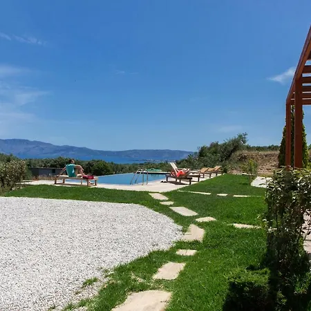 Agarathos Traditional Rooms - Pool - Kaliviani -On The Road To Balos * Kaliviani